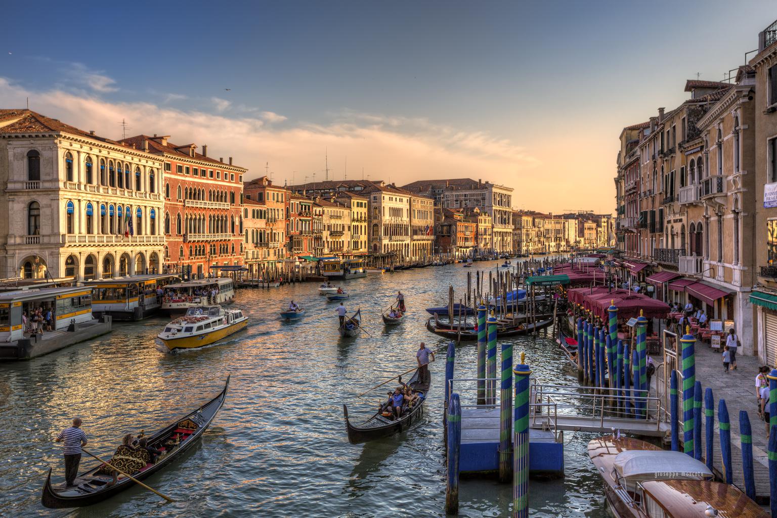 Венеция столица какого государства. Canal grande Венеция. Гранд-канал. Венеция. Гранд канал Италия. Венеция Гранд канал Сан Марко.